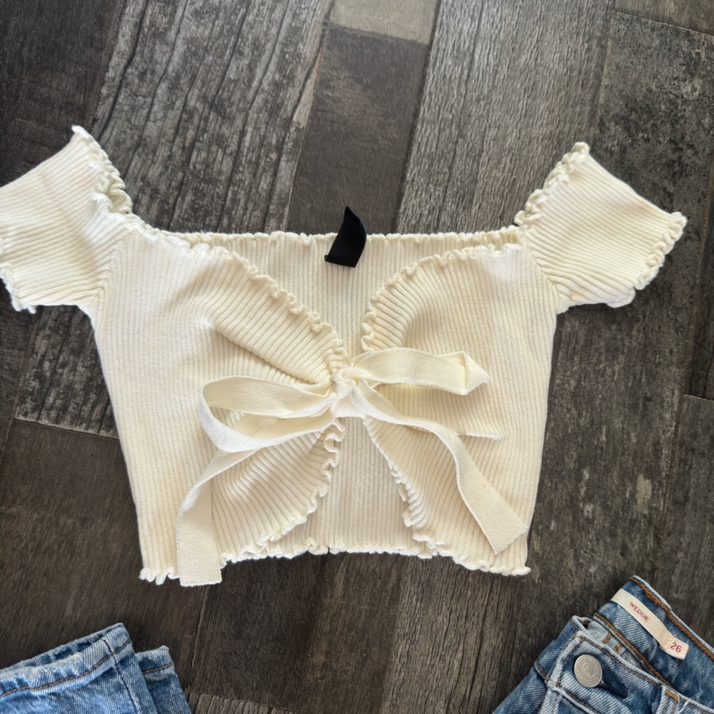 Elegant Cream Ribbed Women's Top